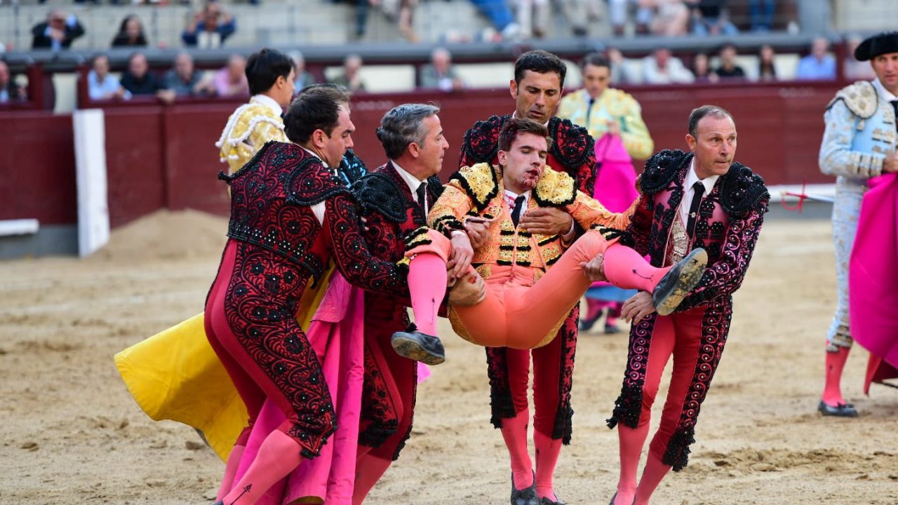 Luis Gerpe sufre una dramática cogida en el sexto toro en Las Ventas