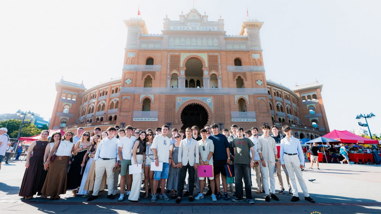 Más de un centenar de jóvenes arropan a Ismael Martín en una iniciativa especial previa a su actuación en Madrid