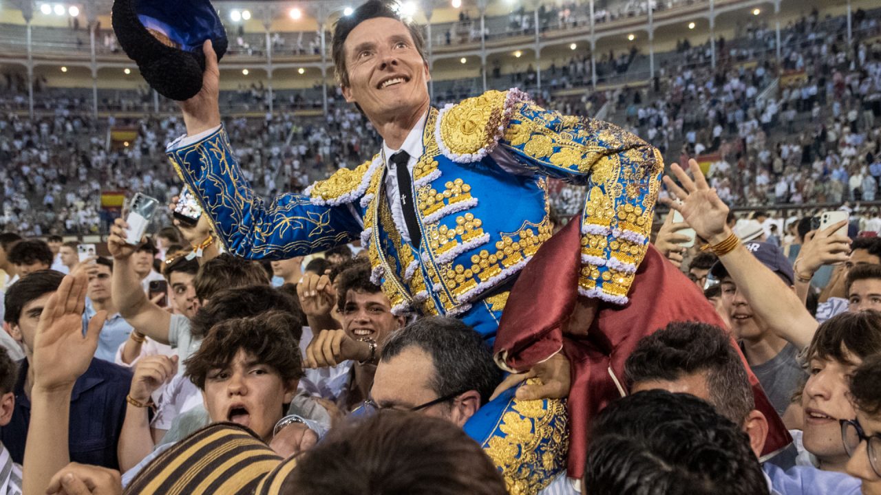 Puerta Grande para Diego Urdiales; oreja para Roca Rey en la corrida de la Prensa 
