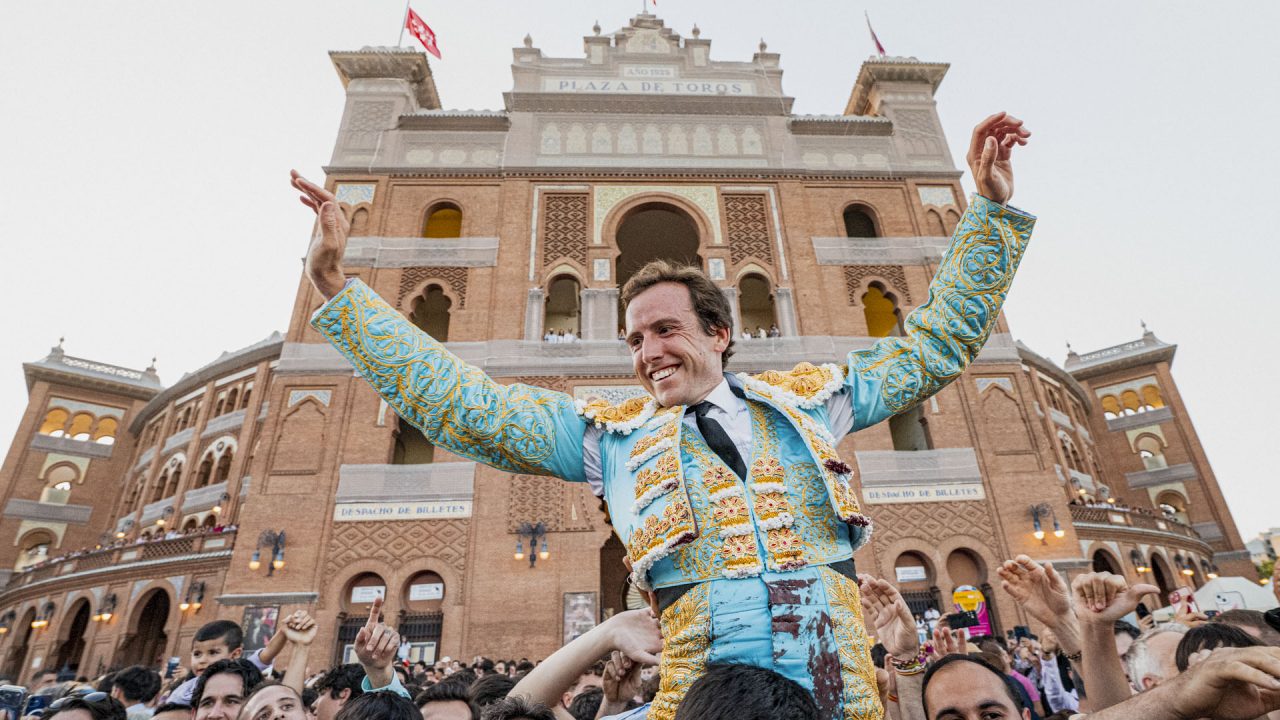 En imágenes la Puerta Grande de Román en Las Ventas
